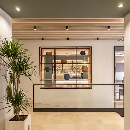 Отель Grupotel Gravina Барселона